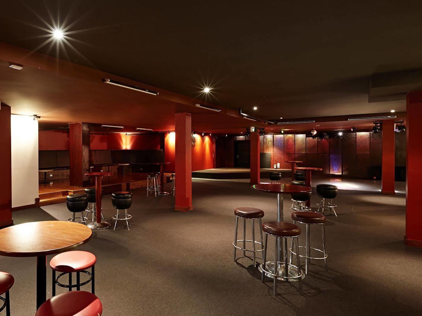 Nightcap At Waltzing Matilda Hotel 3*