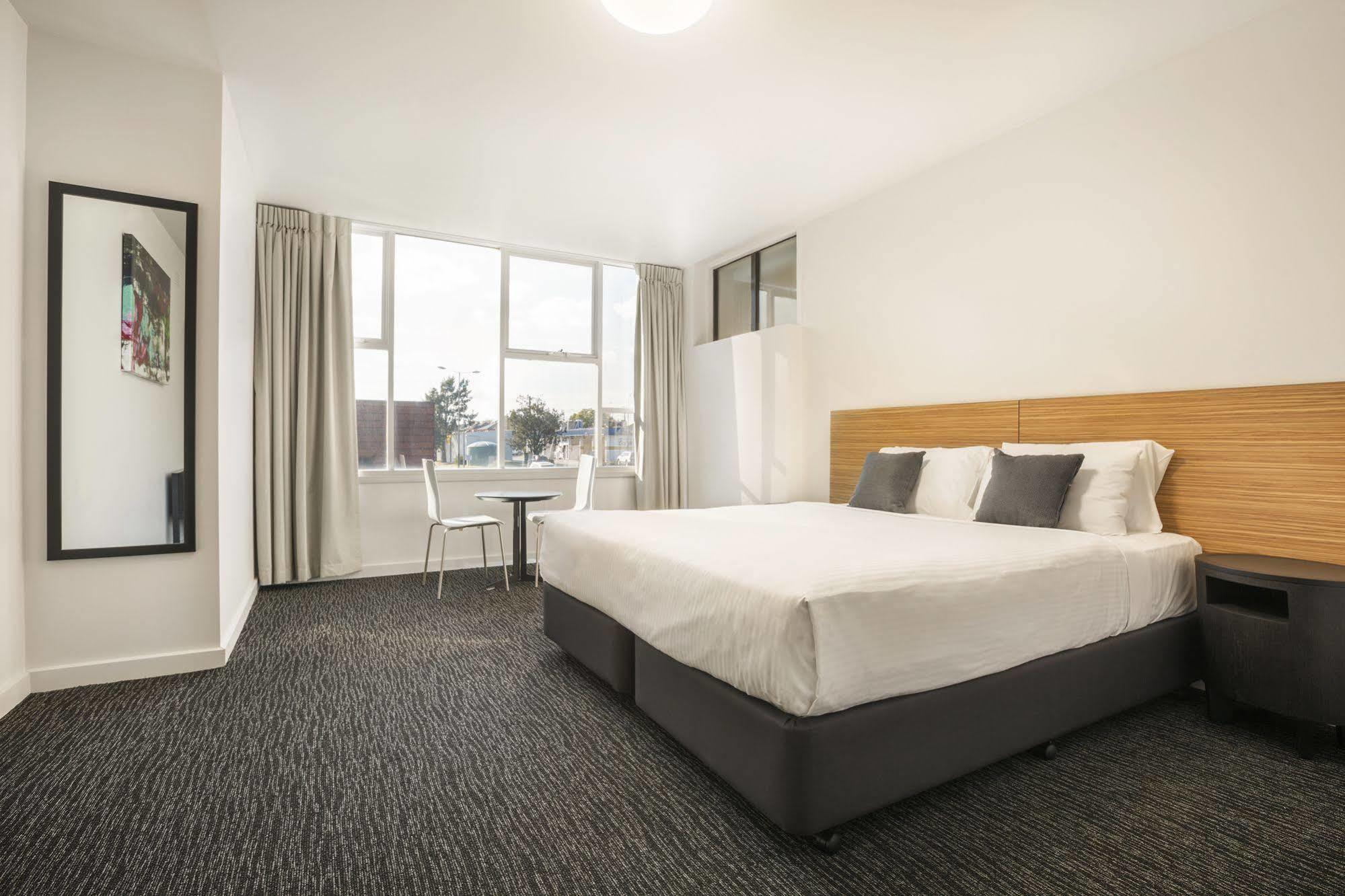 Hotel Nightcap At Waltzing Matilda Springvale