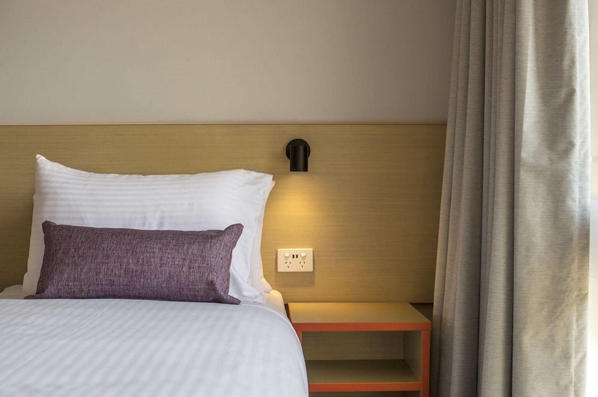 Hotel Nightcap At Waltzing Matilda